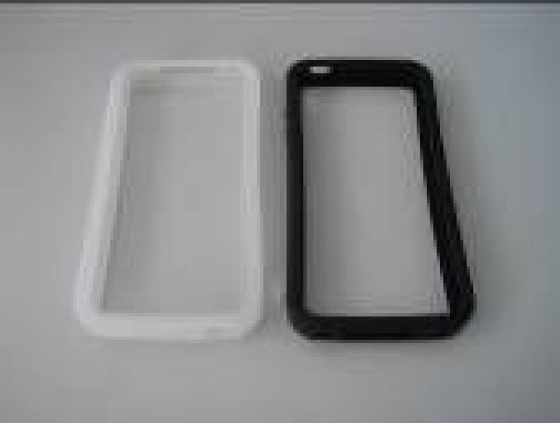 iPhone 4 Silicon Bumper (7 Farben)